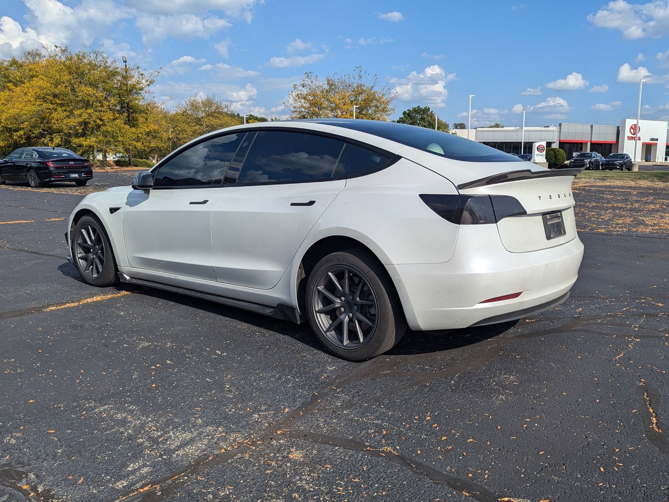 2022 Tesla Model 3 Long Range photo 3