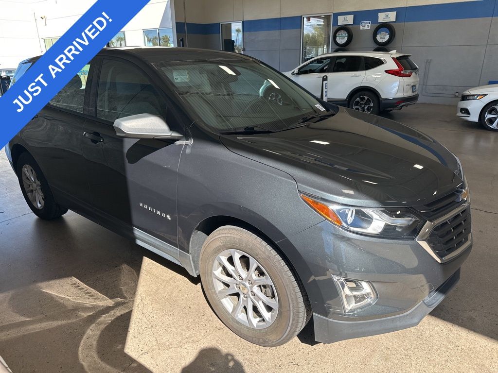 2018 Chevrolet Equinox LS photo 2