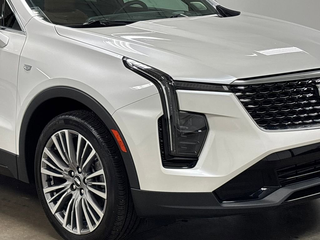 2024 Cadillac XT4 Premium Luxury photo 2