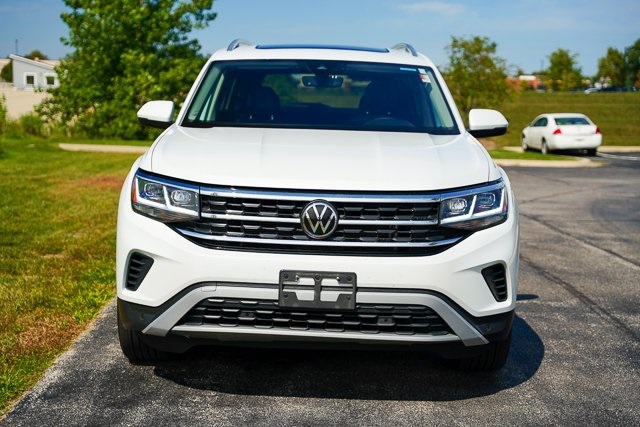 2023 Volkswagen Atlas SEL photo 2