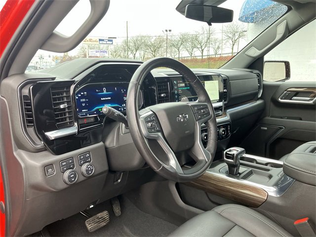 2022 Chevrolet Silverado 1500 LT Trail Boss photo 2