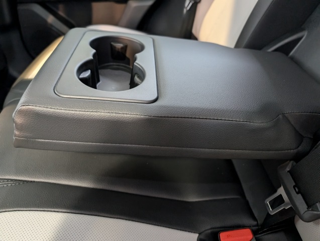 2025 Land Rover Range Rover Velar S photo 19
