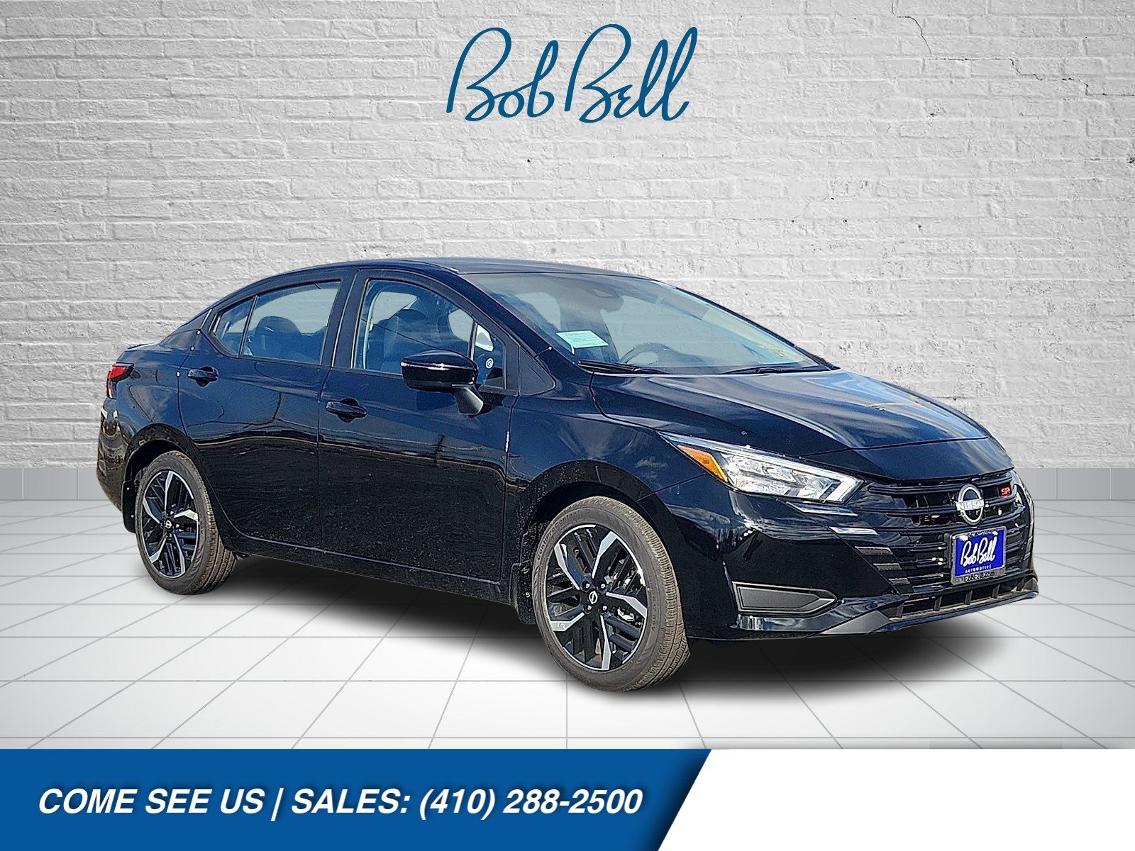 2025 Nissan Versa SR's photo