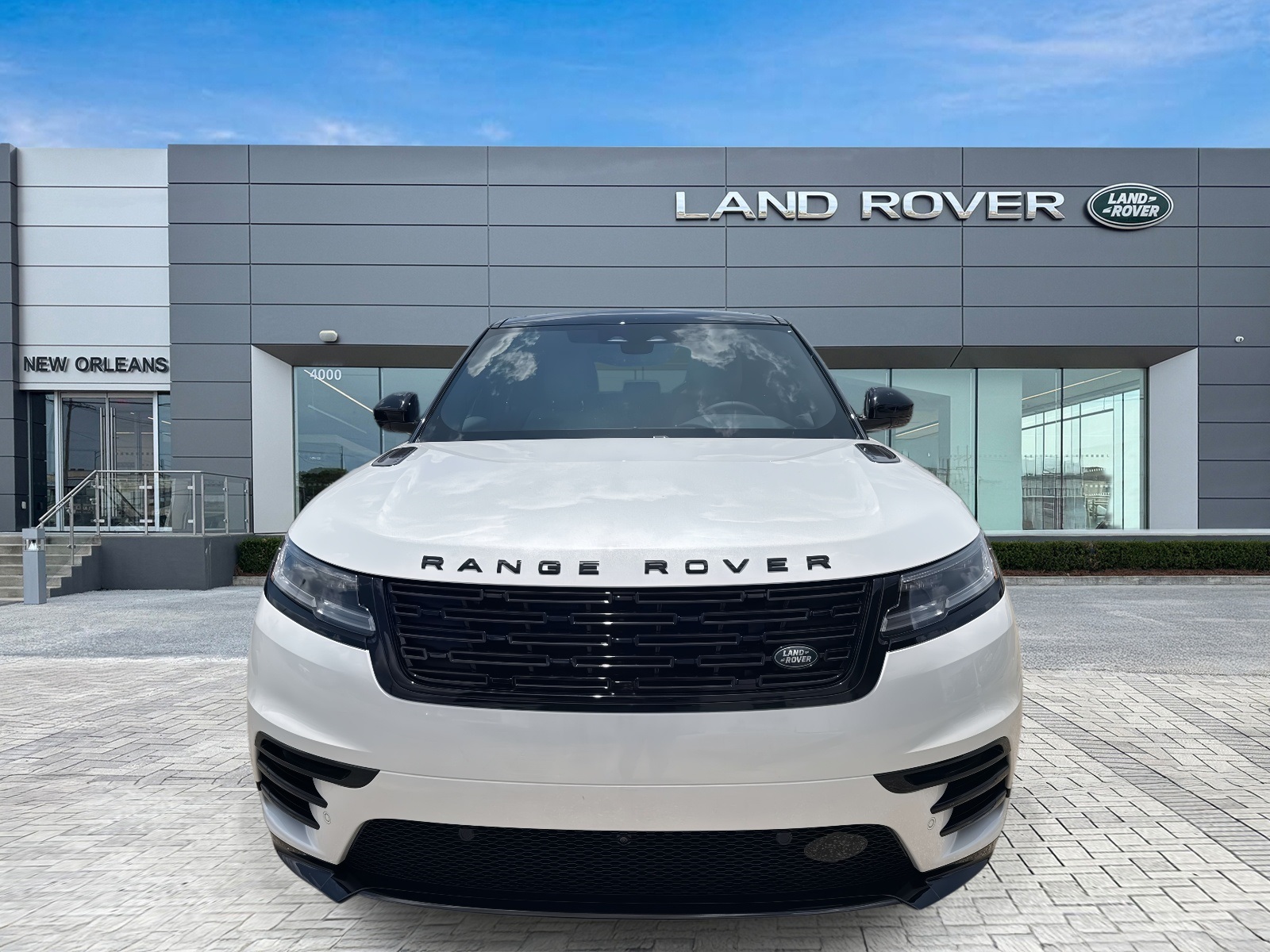 2026 Land Rover Range Rover Velar SE photo 3