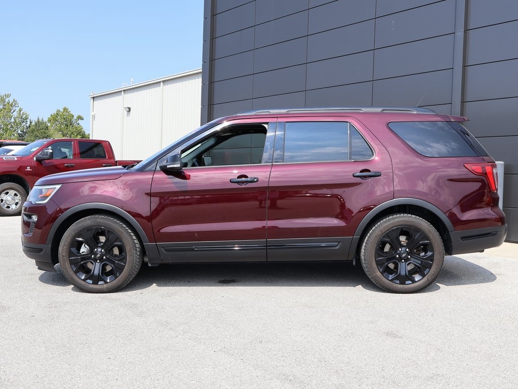 2019 Ford Explorer Sport photo 2