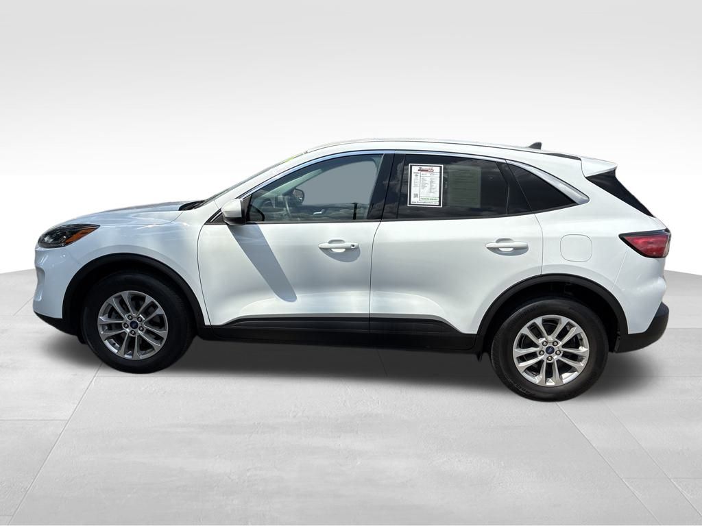 2021 Ford Escape SE photo 2