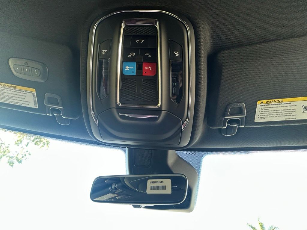 2025 Jeep Grand Cherokee Limited photo 10