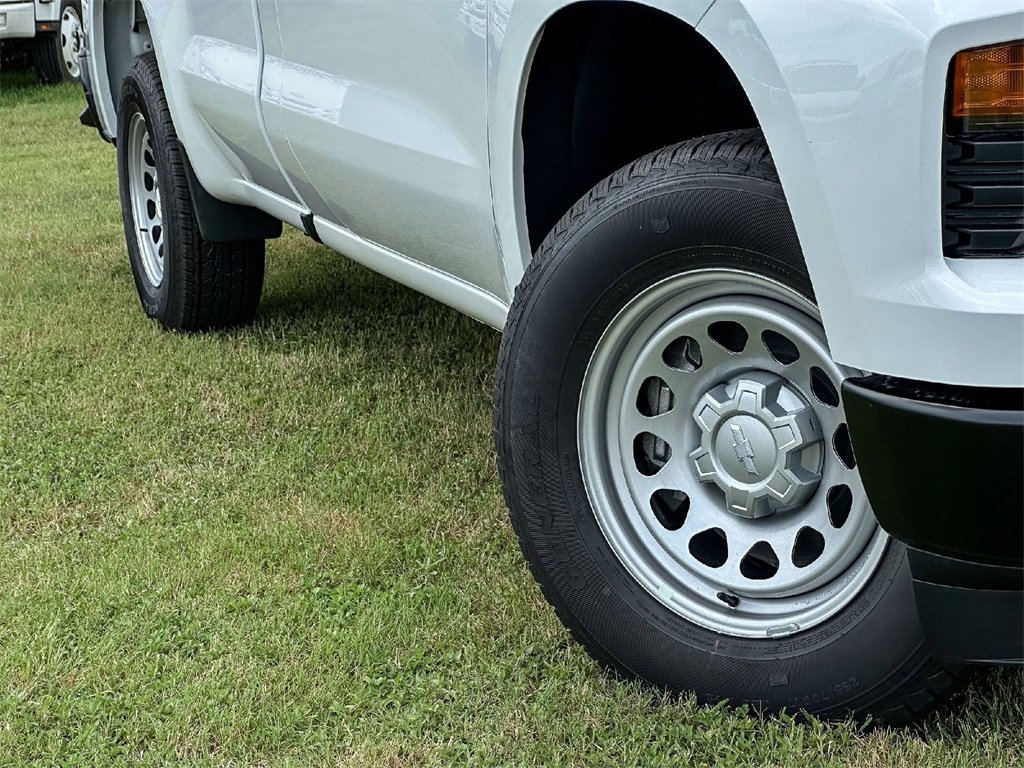 2026 Chevrolet Silverado 1500 photo 3
