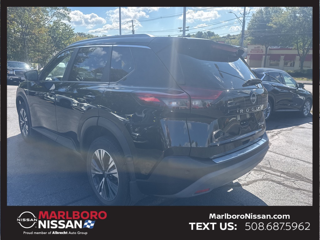 2022 Nissan Rogue SV photo 3