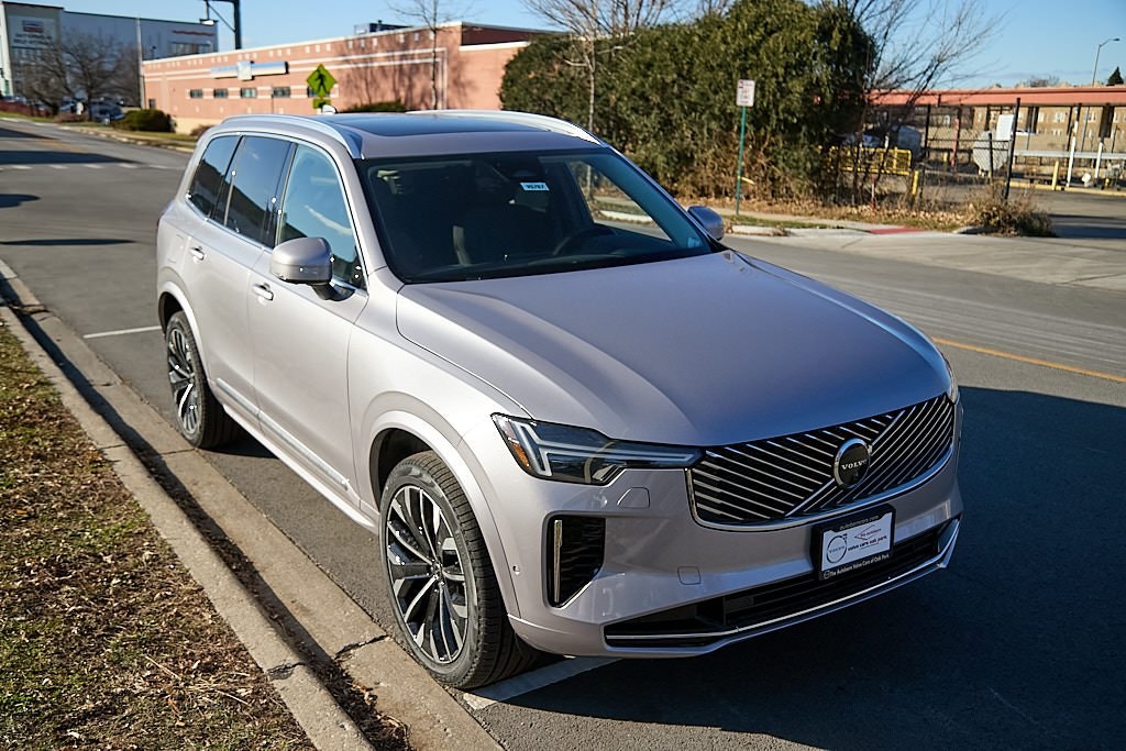 2026 VOLVO XC90 - Image 2