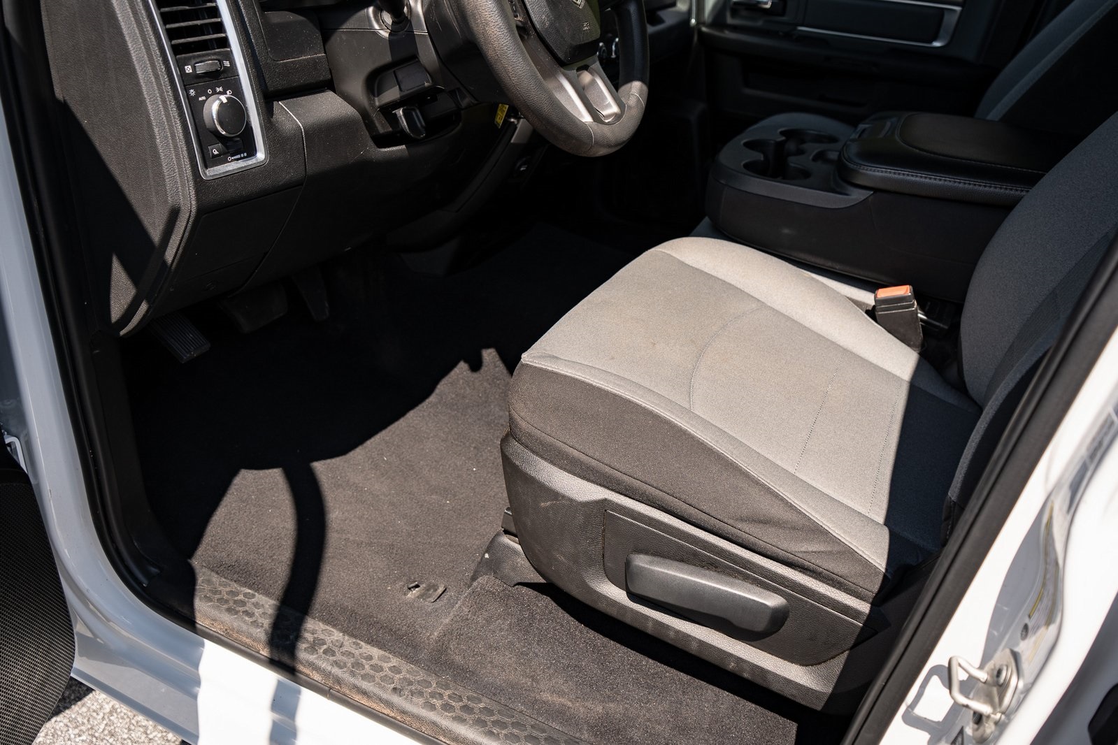 2024 Ram 1500 Classic SLT photo 17