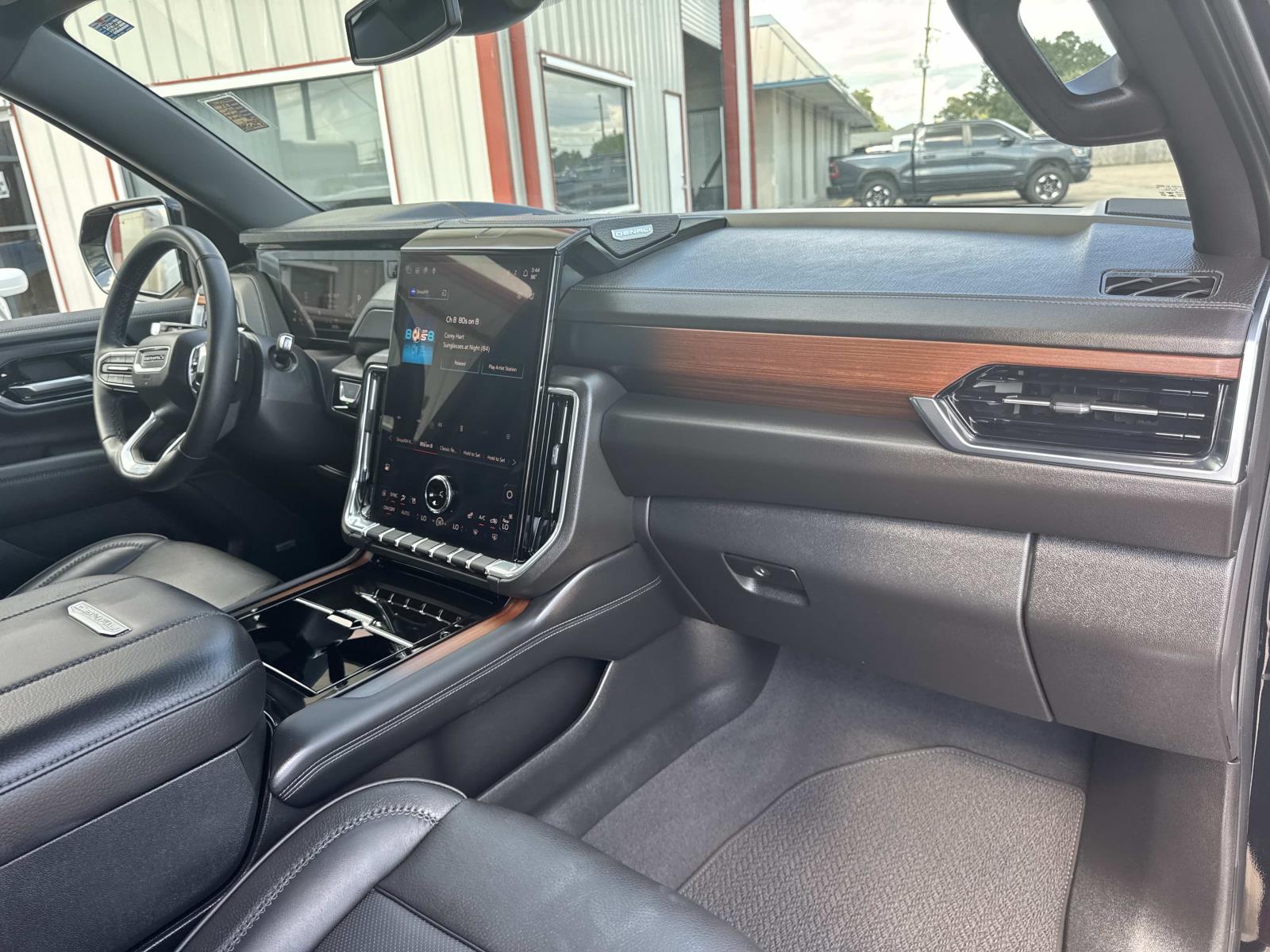 2025 Gmc Yukon XL Denali photo 11