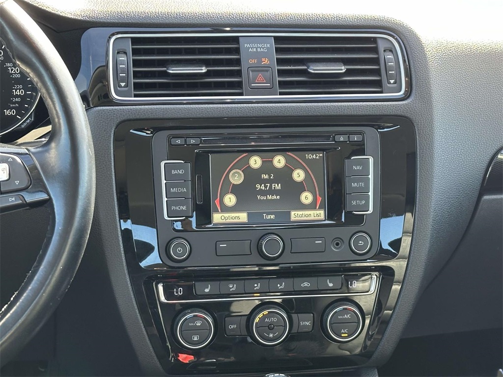 2015 Volkswagen Jetta 2.0 TDI SEL photo 19