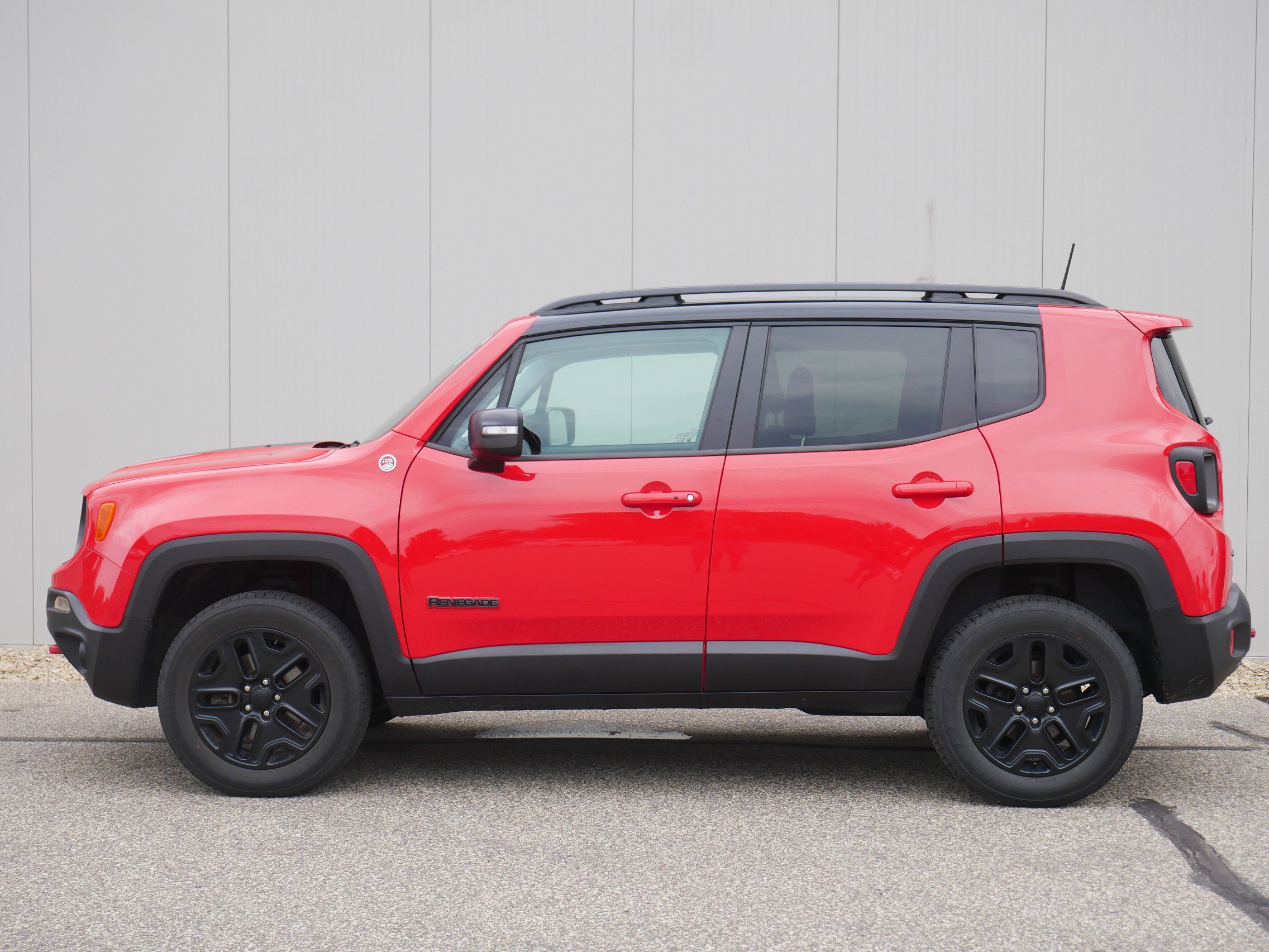 Used 2018 Jeep Renegade Trailhawk with VIN ZACCJBCB7JPG82907 for sale in Hastings, Minnesota