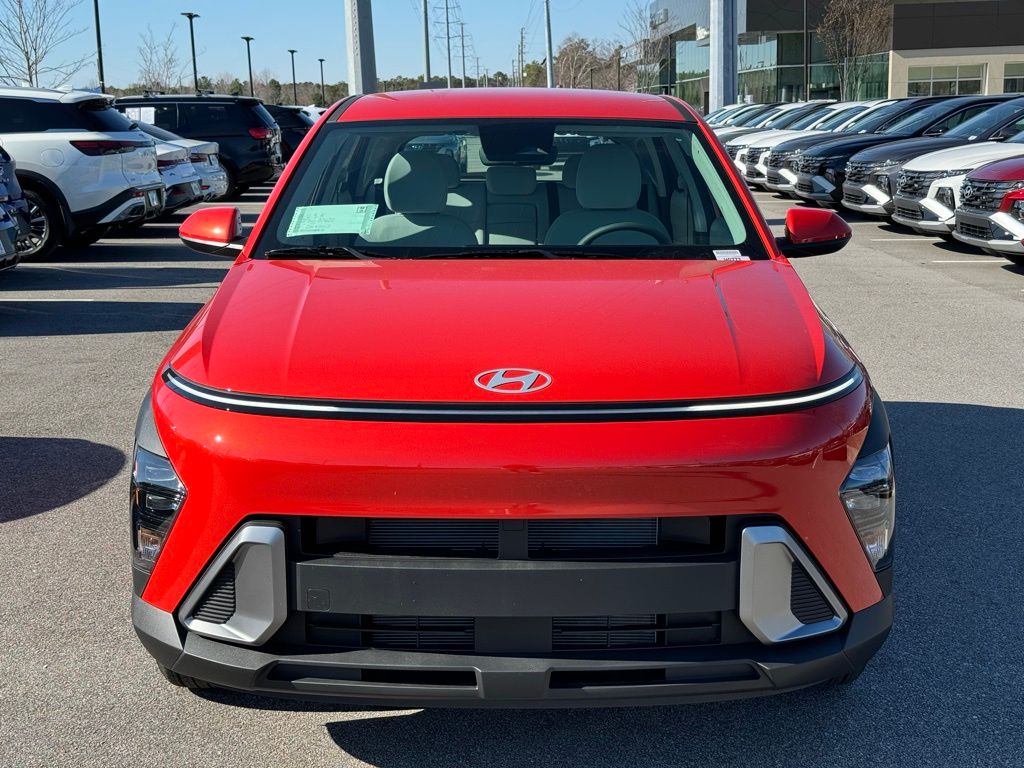 2025 Hyundai Kona SE photo 4