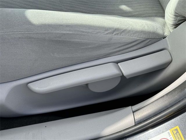 2010 Toyota Corolla LE photo 27