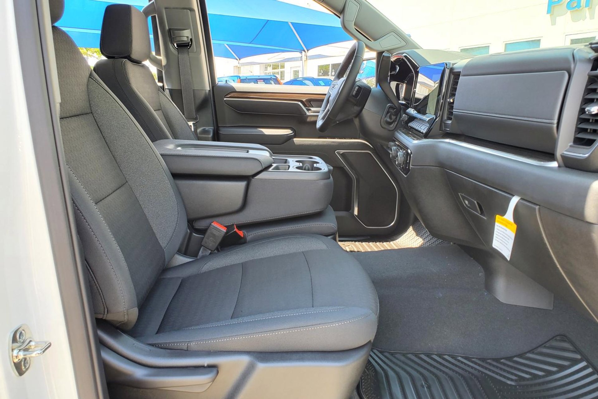 2025 Chevrolet Silverado 1500 RST photo 13