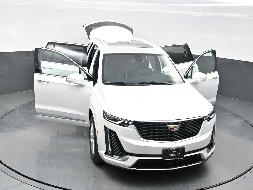 2025 Cadillac XT6 Luxury photo 33