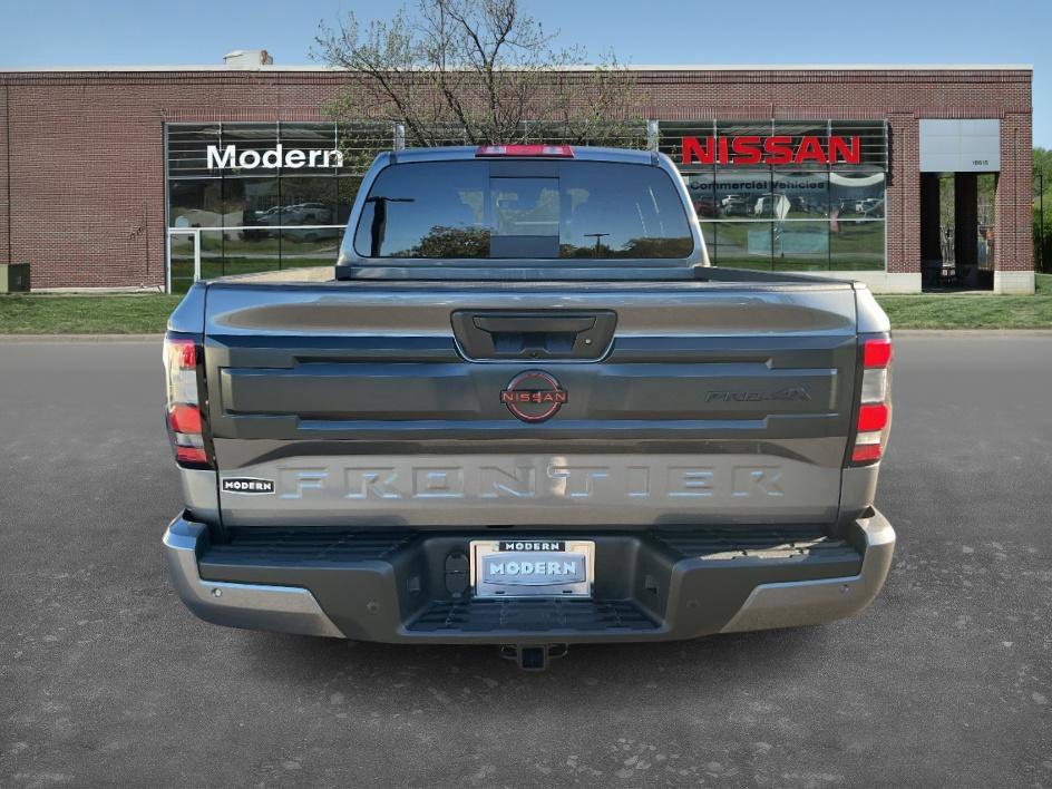 2025 Nissan Frontier PRO-4X photo 3