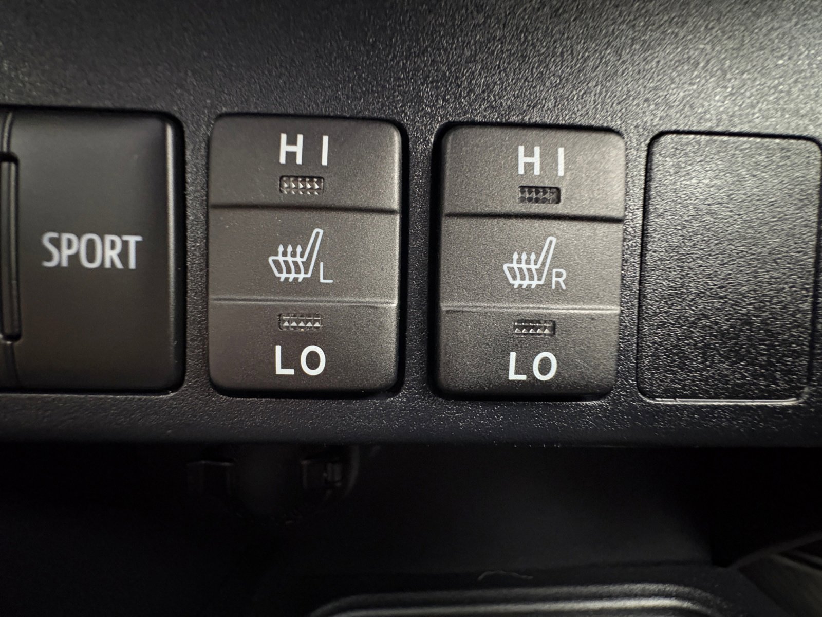 2018 Toyota RAV4 Hybrid XLE photo 19