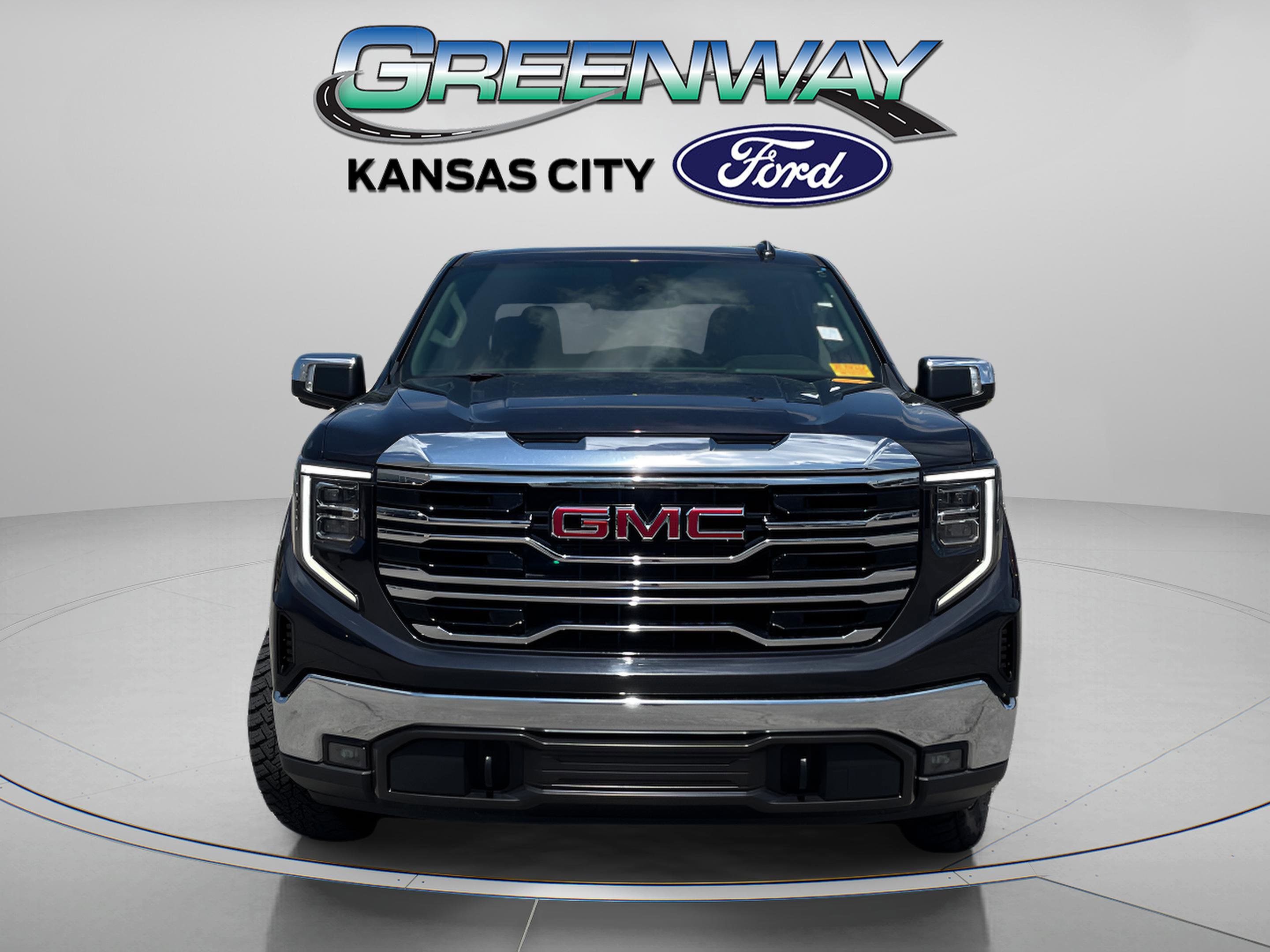 Used 2022 GMC Sierra 1500 SLT with VIN 1GTUUDED3NZ634513 for sale in Kansas City