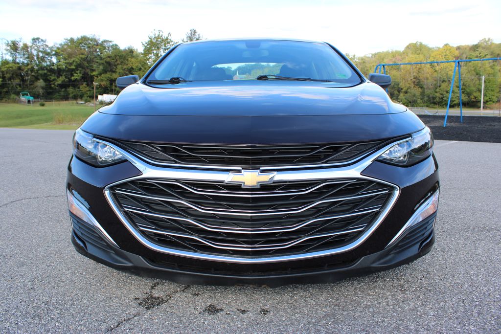 2021 Chevrolet Malibu photo 4