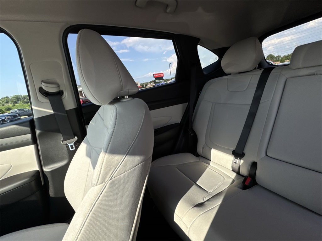 2025 Hyundai Tucson SEL photo 12
