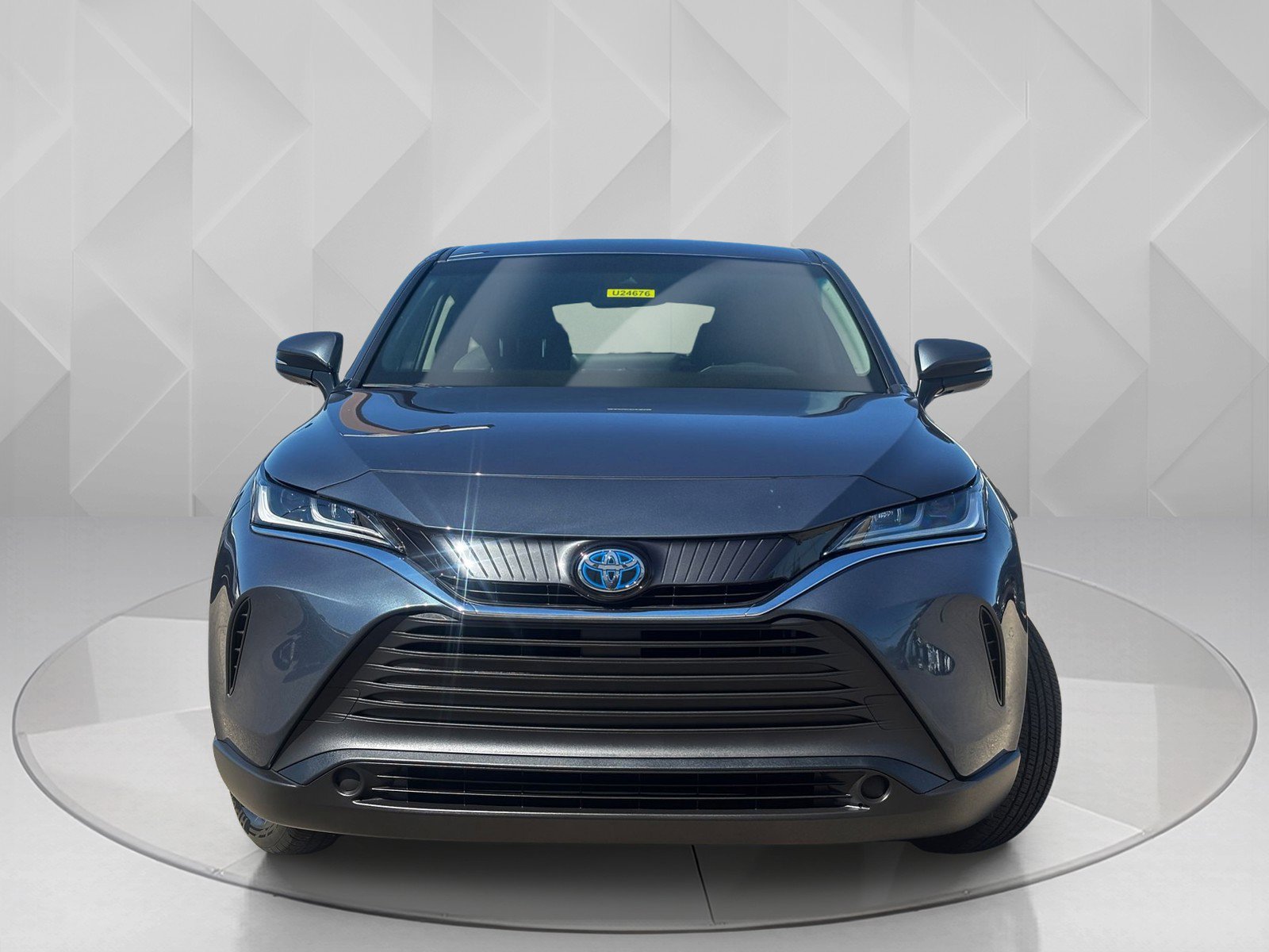 2024 Toyota Venza LE photo 2
