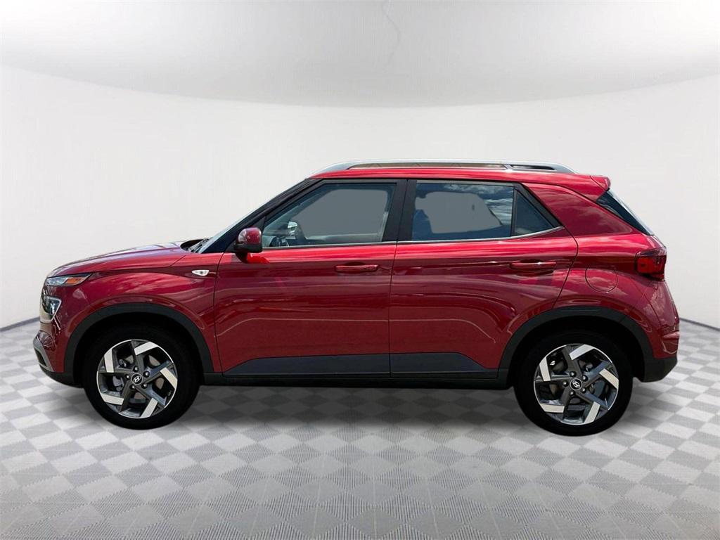 2025 Hyundai Venue Limited photo 2