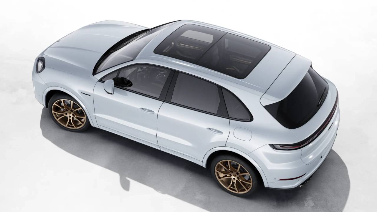 2026 Porsche Cayenne E-Hybrid photo 4