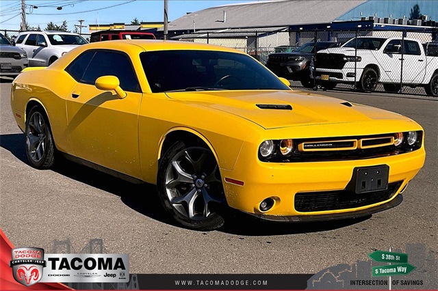 2017 Dodge Challenger SXT Plus