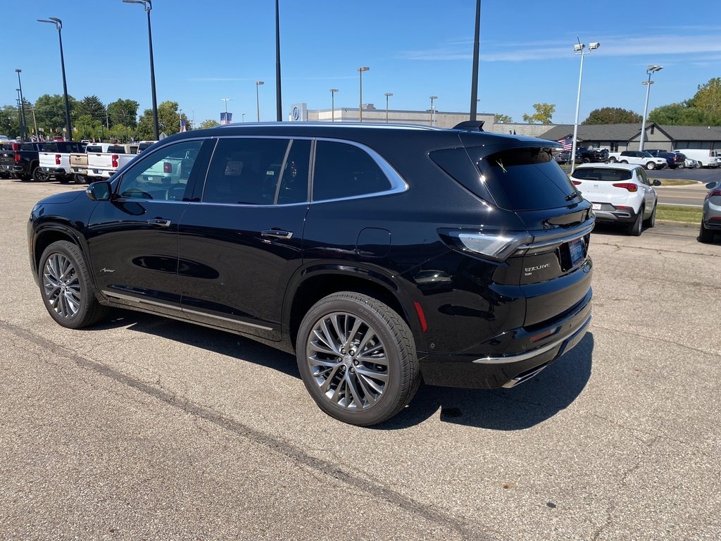 2025 Buick Enclave Avenir photo 3
