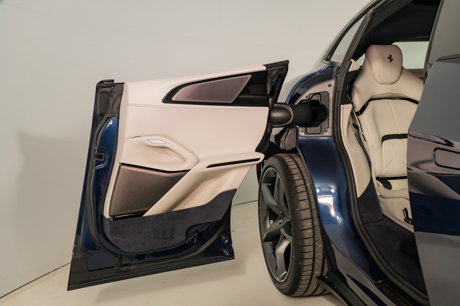 2024 Ferrari Purosangue photo 31