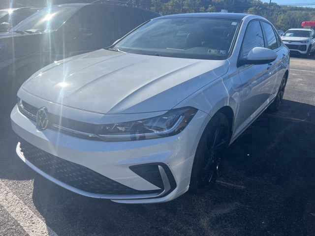 2025 Volkswagen Jetta 1.5T SE photo 3