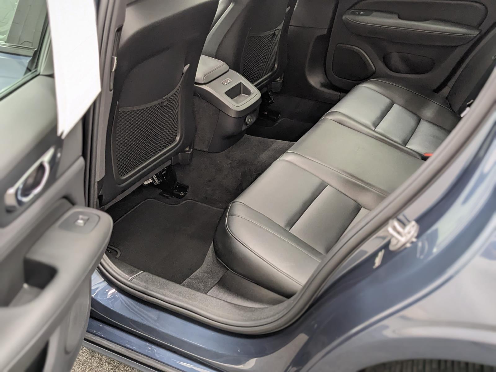 2025 Volvo S60 Core photo 17