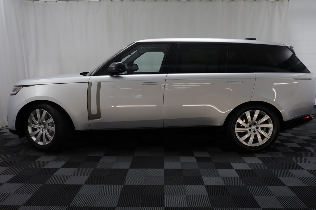 2025 Land Rover Range Rover SE photo 5