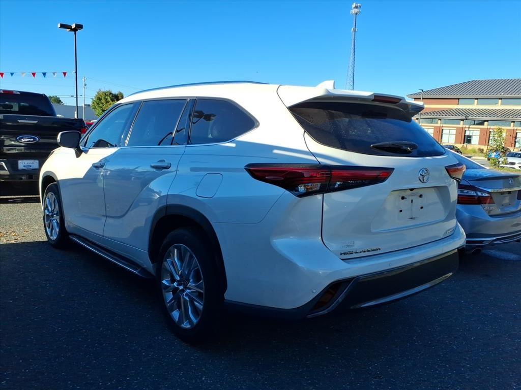 2021 Toyota Highlander Limited photo 3