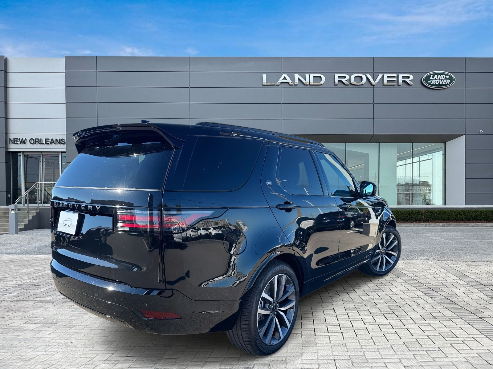 2026 Land Rover Discovery SE photo 4