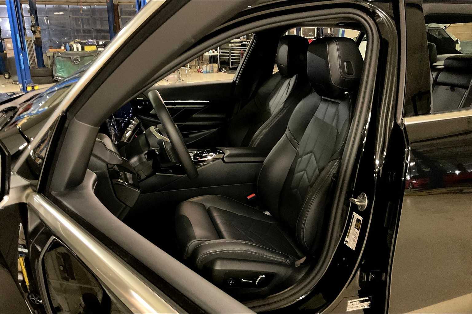 2025 Bmw 530i Sedan photo 7