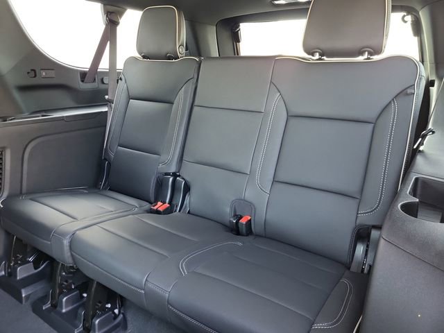 2025 Chevrolet Suburban Premier photo 19
