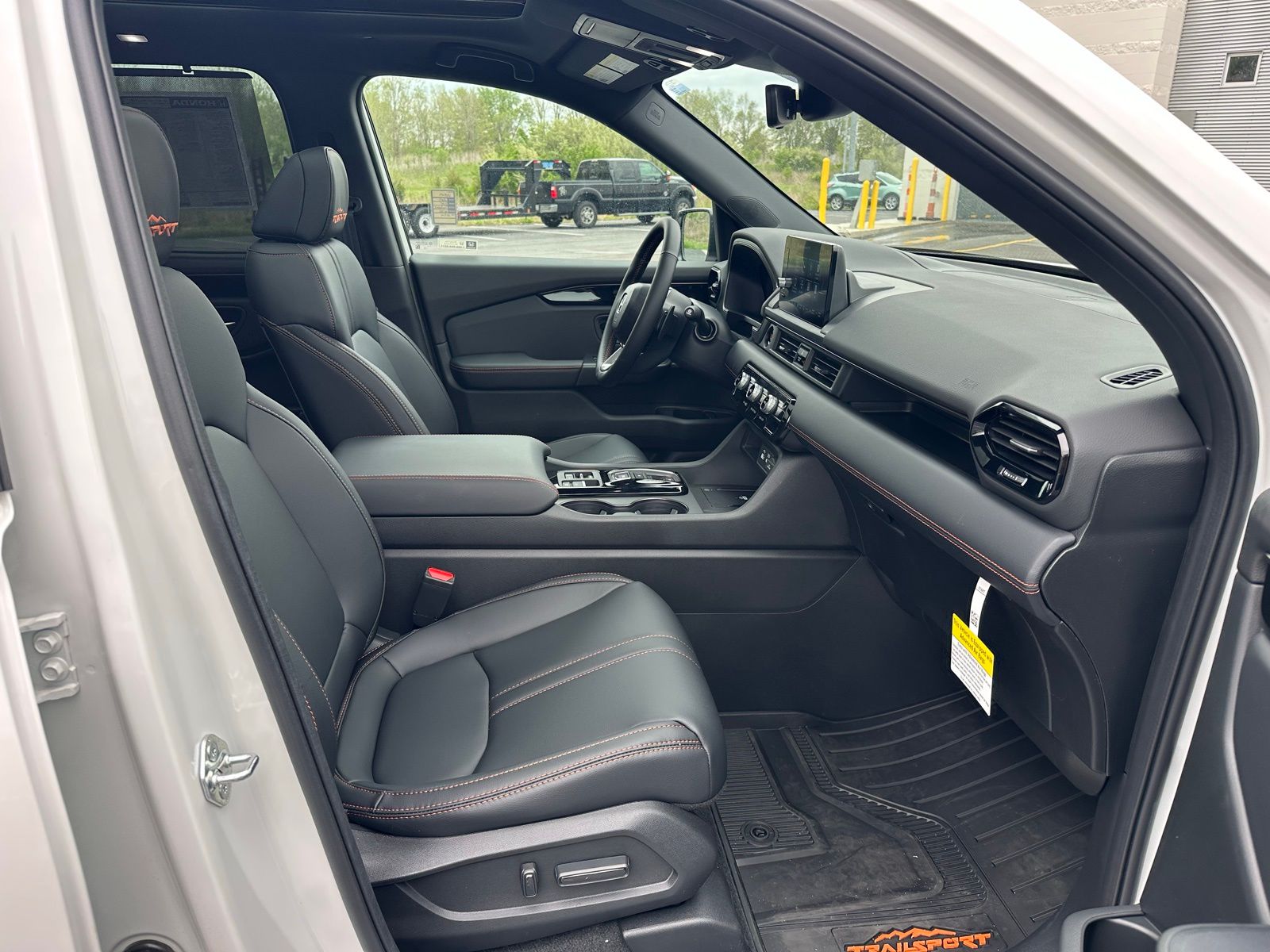 2025 Honda Pilot TrailSport photo 23