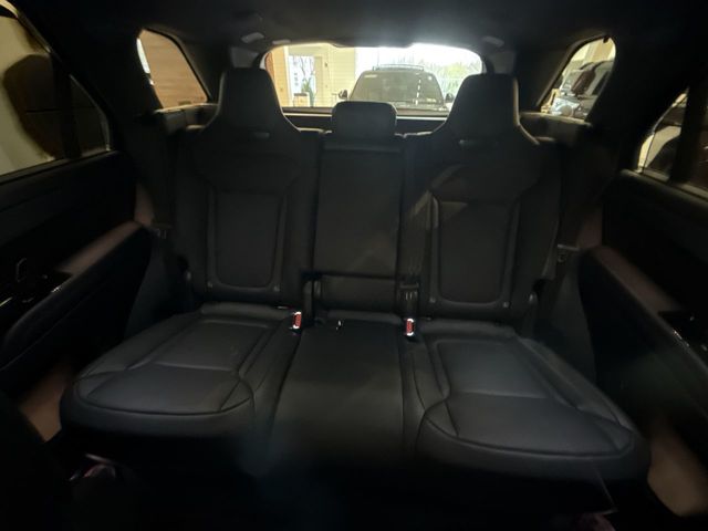 2025 Land Rover Range Rover Sport photo 4