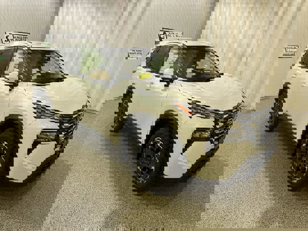 2026 Nissan Rogue SV photo 3