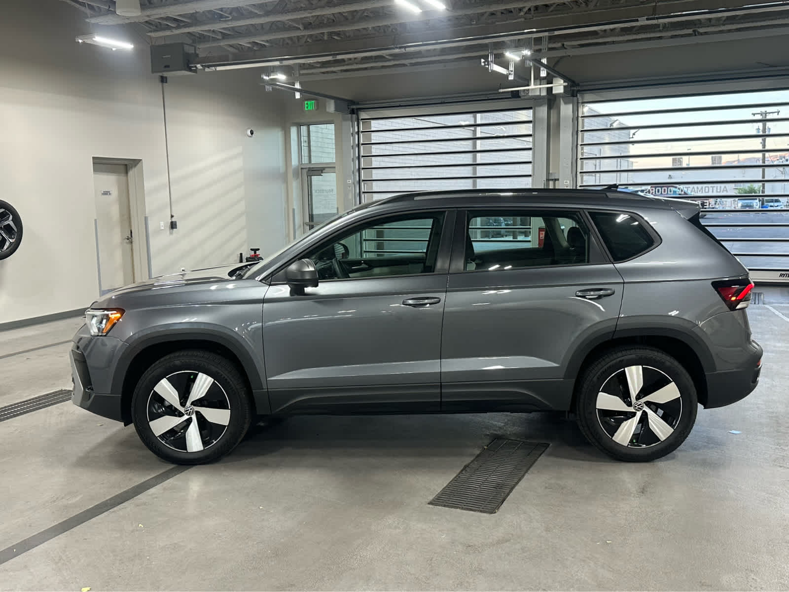 2025 Volkswagen Taos S photo 2