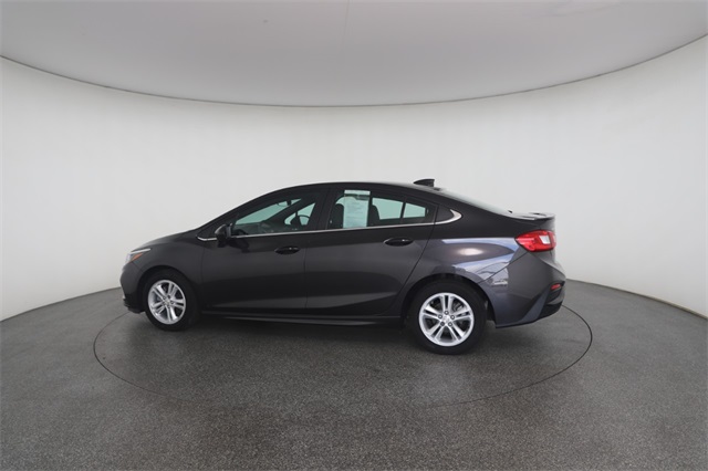 2017 Chevrolet Cruze LT photo 9