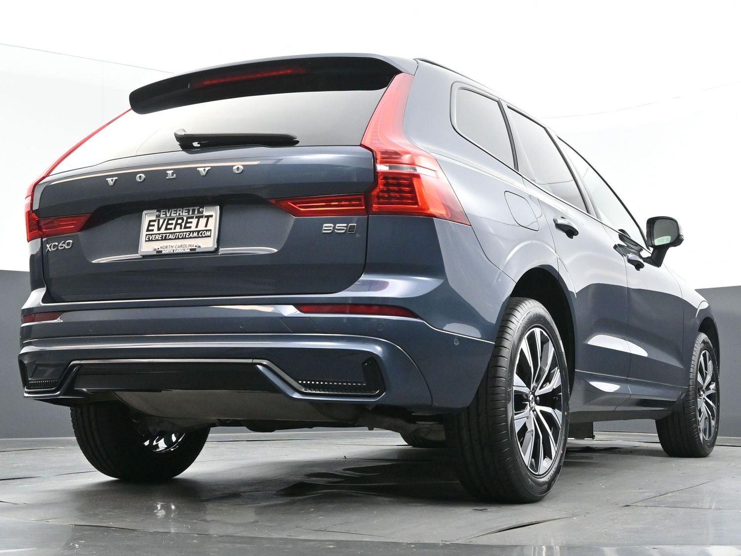 2024 Volvo XC60 Plus photo 44