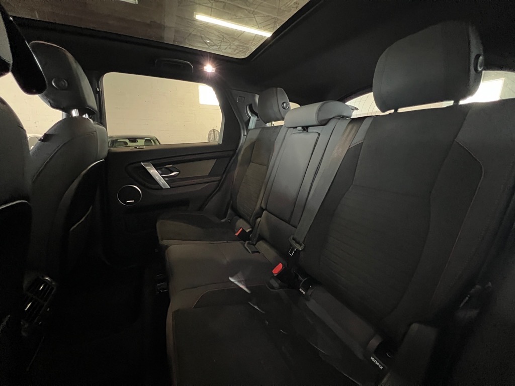 2020 Land Rover Discovery Sport SE R-Dynamic photo 16