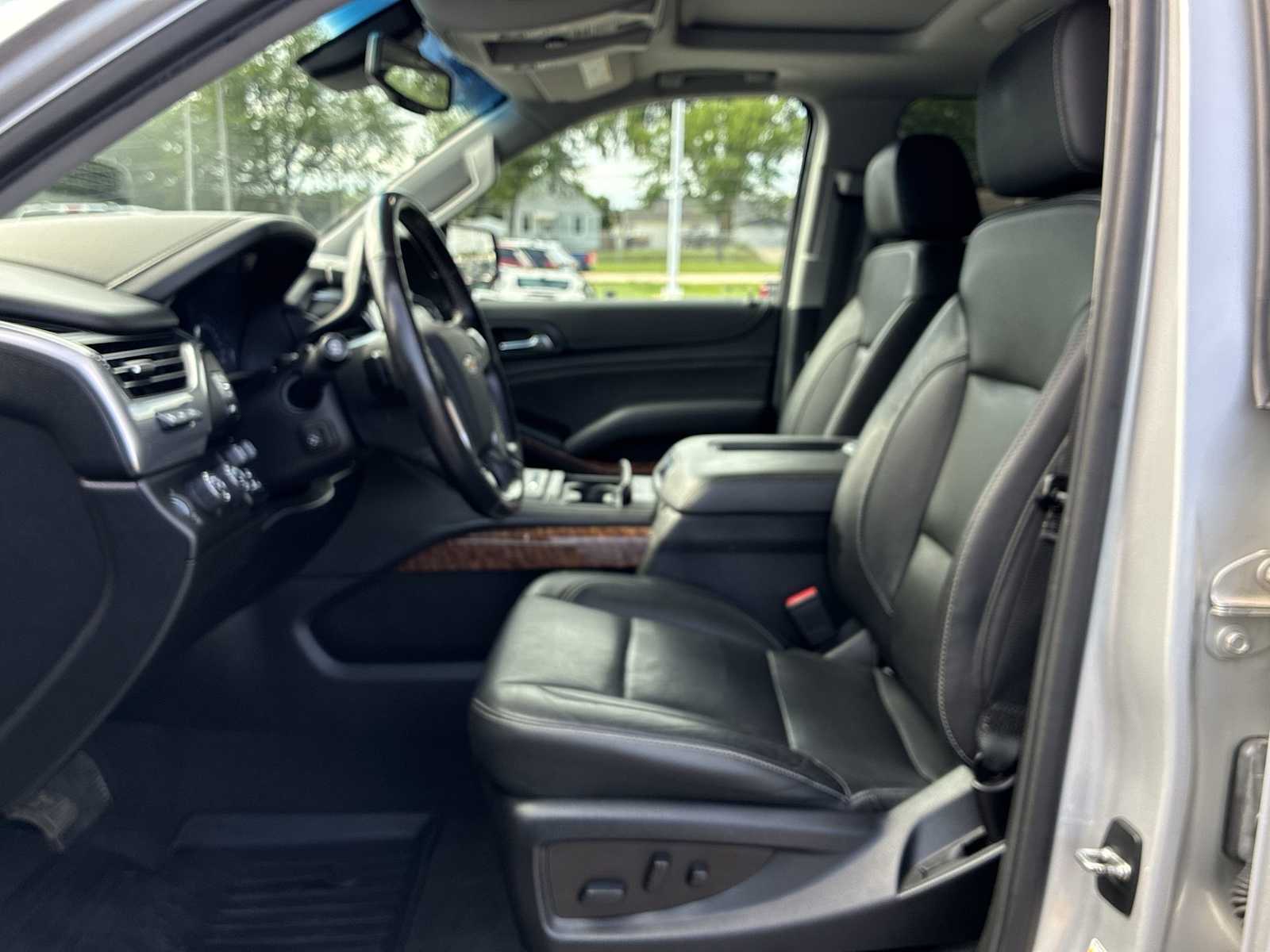 2020 Chevrolet Suburban Premier photo 20