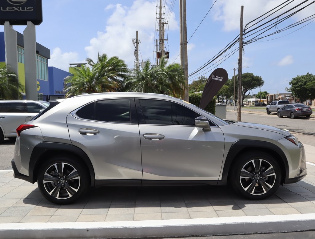 2020 Lexus UX 200 photo 4