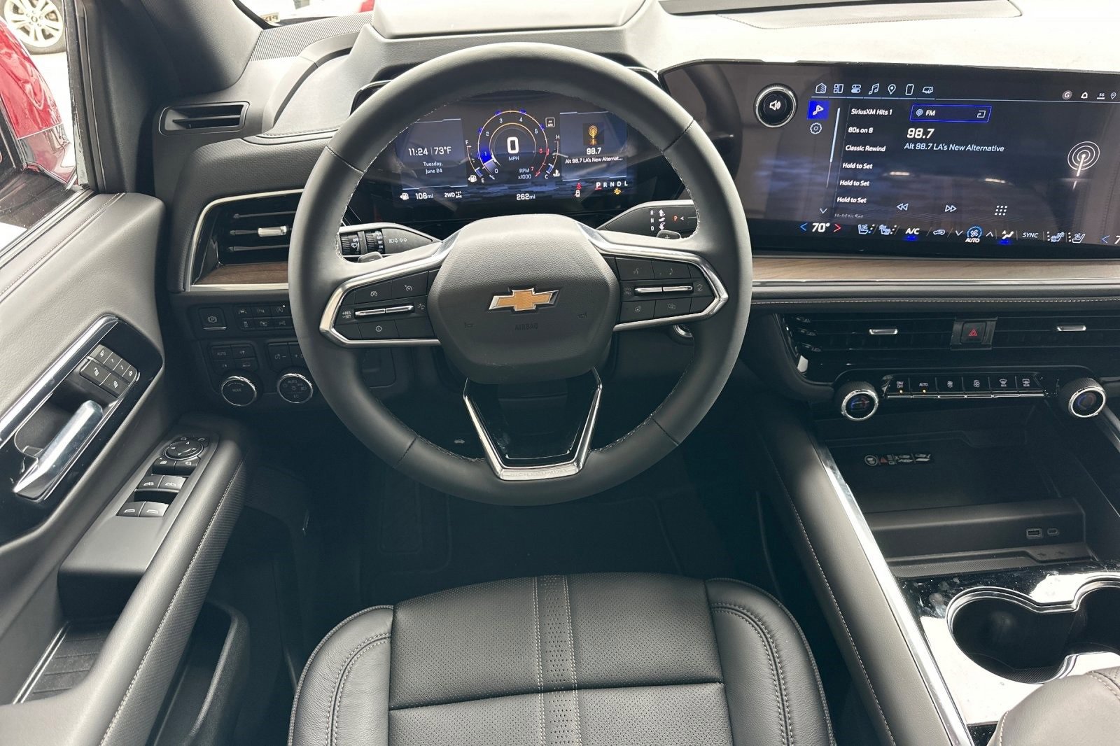 2025 Chevrolet Suburban High Country photo 15